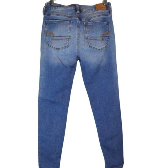American Eagle Hi-Rise Jegging Crop, Stretch - Size 2, Light Wash - Picture 6 of 10